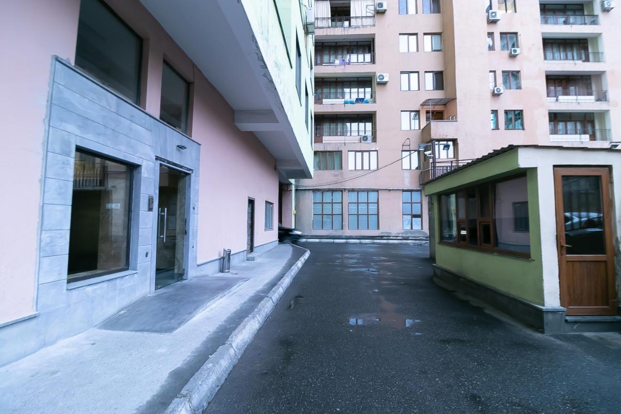Stay Inn Apartments At Buzand 13 Street Yerevan Luaran gambar